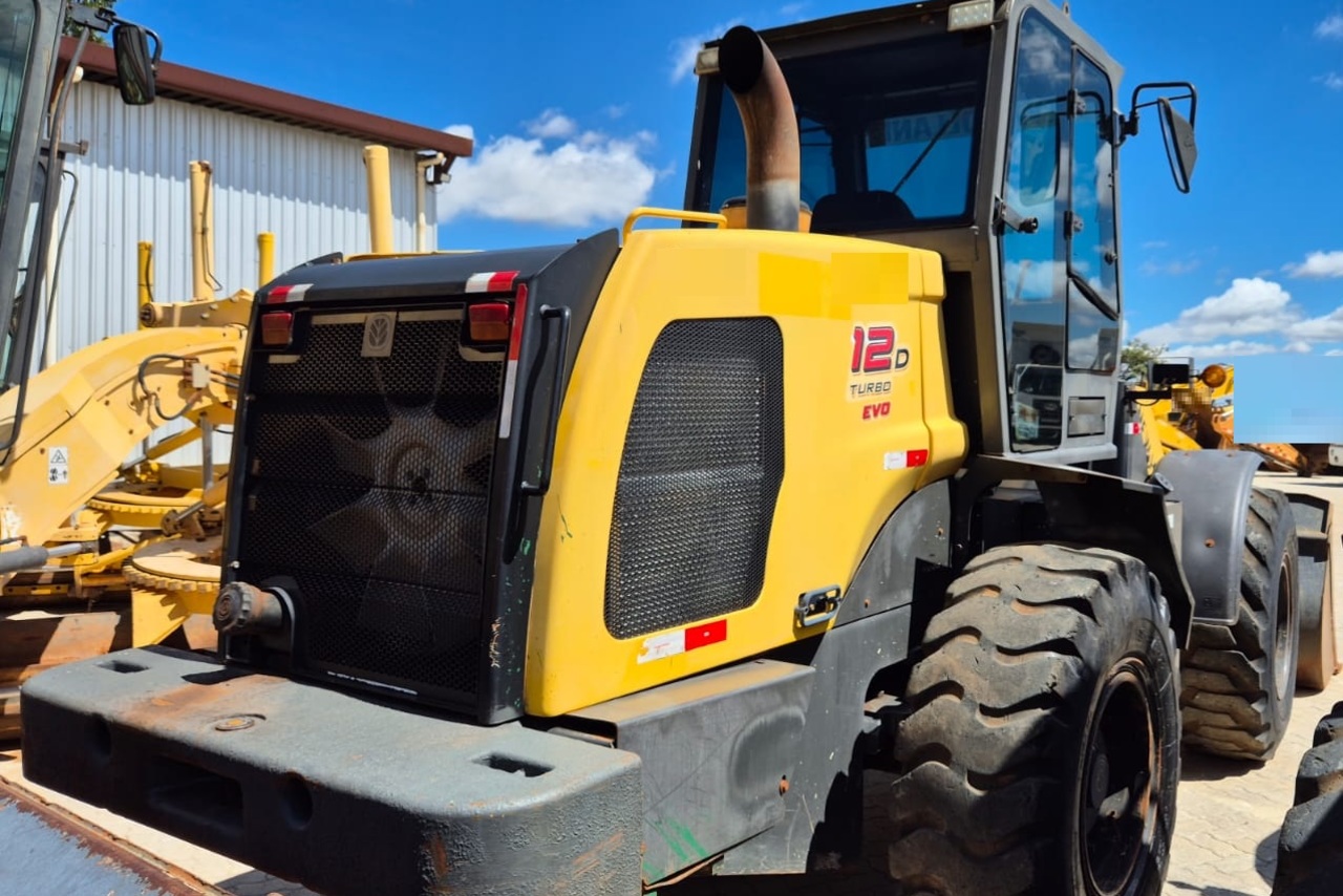 New Holland 12D - 19/19 2