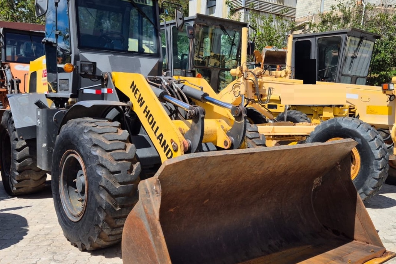 New Holland 12D - 19/19 4