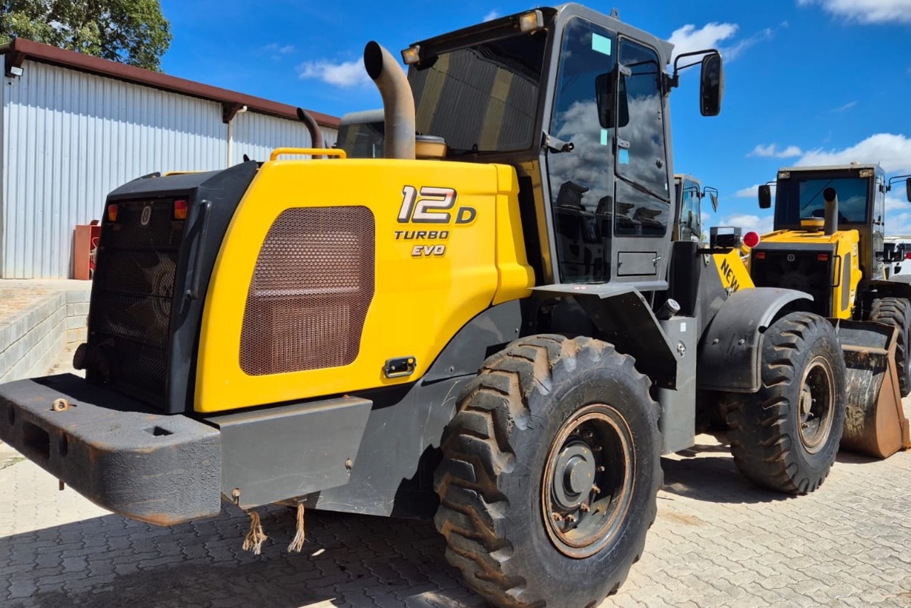 New Holland 12D - 22/22 3