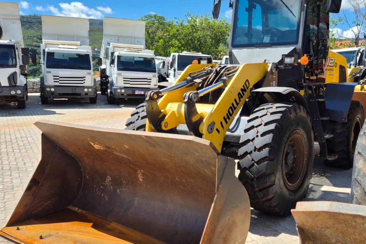 New Holland 12D - 22/22 7