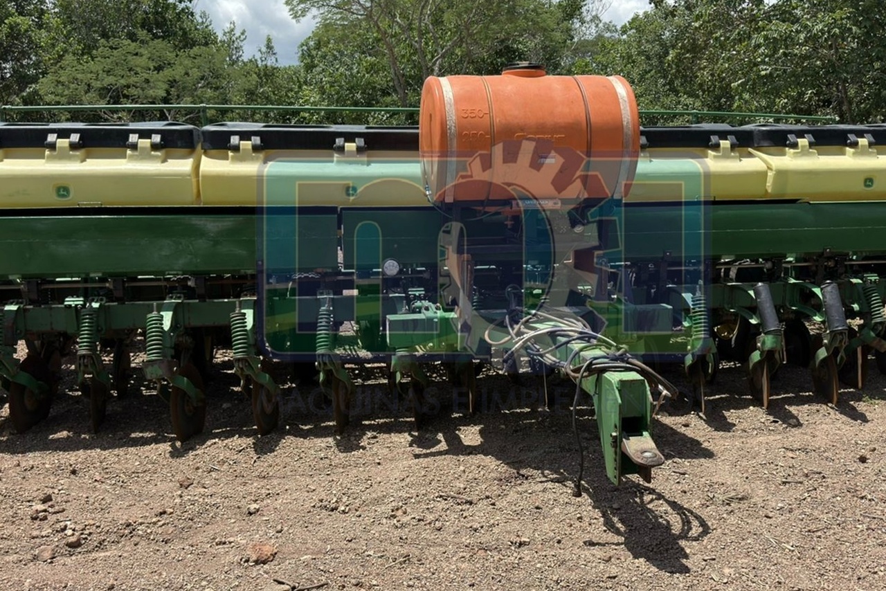 John Deere 2117 - 14/14 6