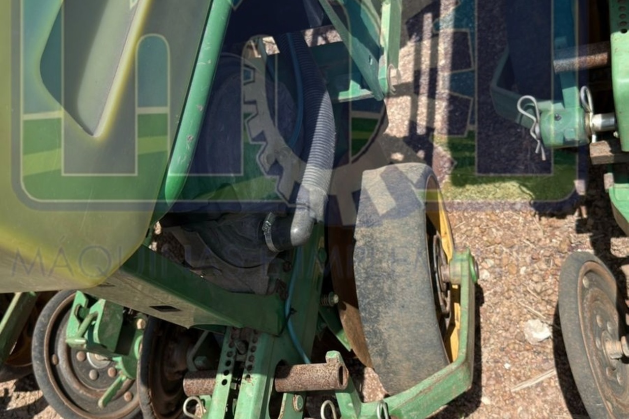 John Deere 2117 - 14/14 12