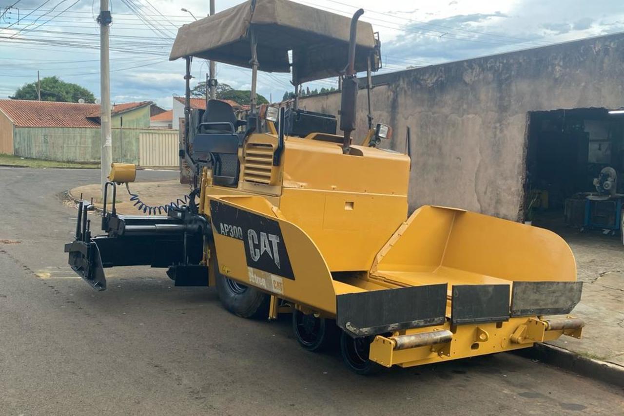 Caterpillar AP300 - 10/10 4