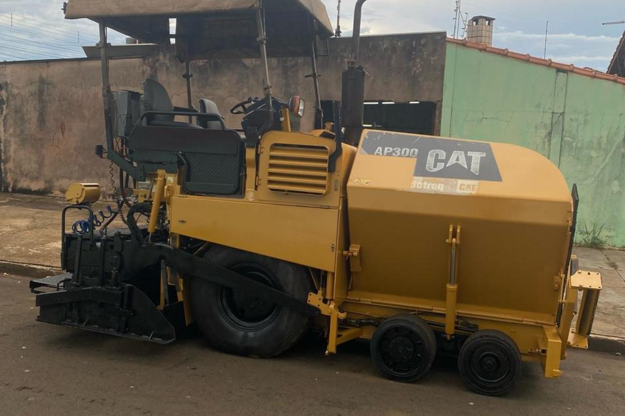 Caterpillar AP300 - 10/10 8