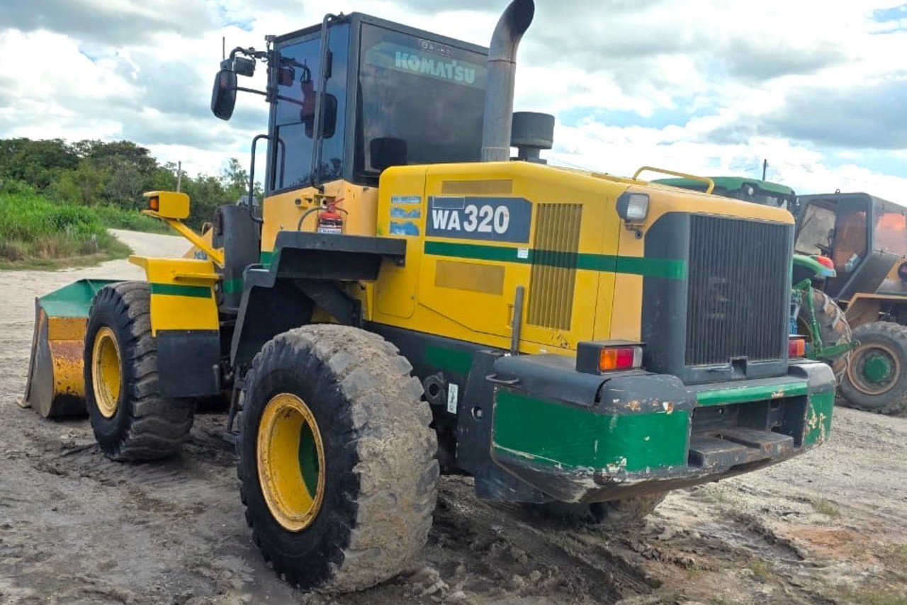 Komatsu  WA320 - 15/15 3