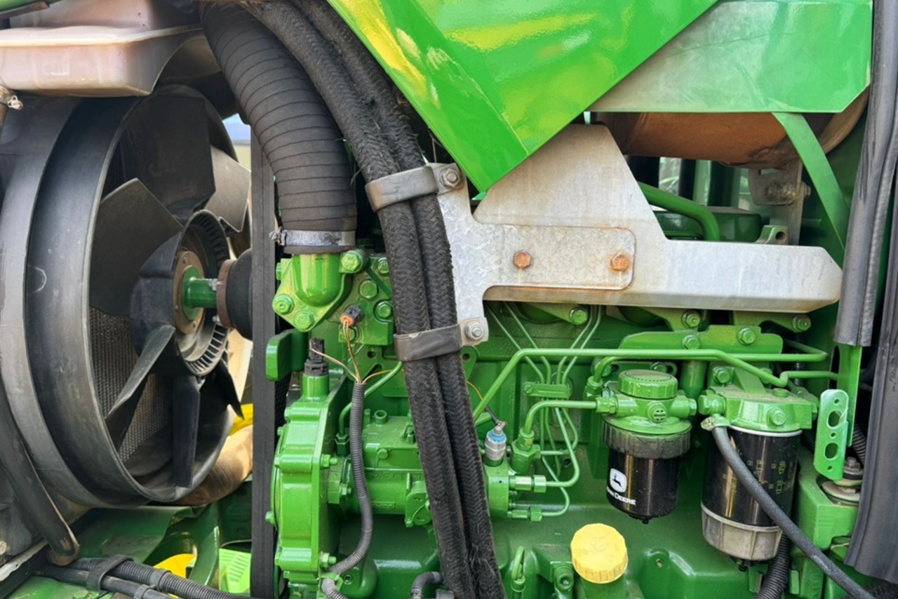 John Deere 6110J - 14/14 8