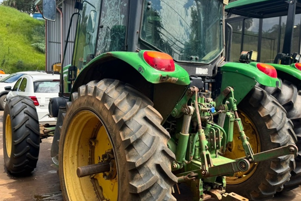 John Deere 6125J - 11/11 7