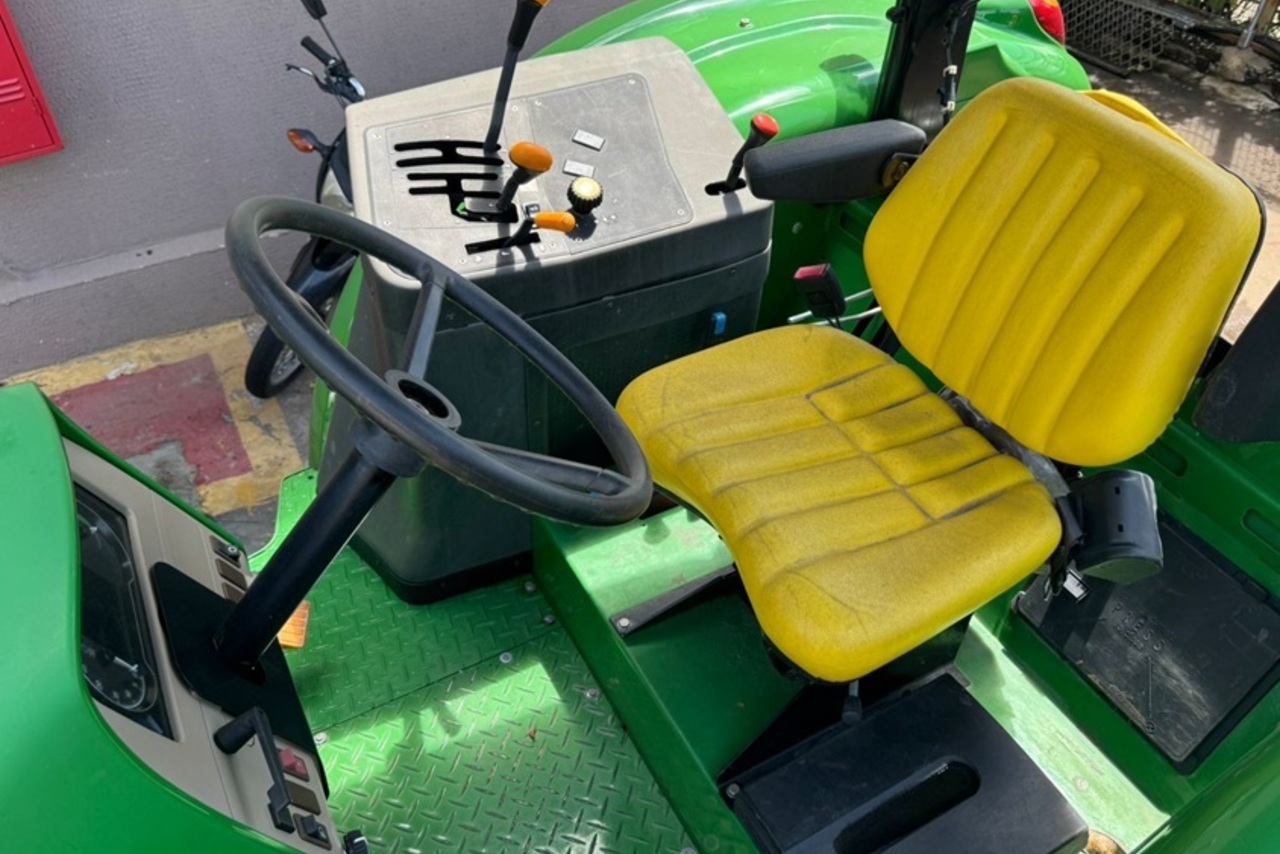 John Deere 6125J - 23/23 7
