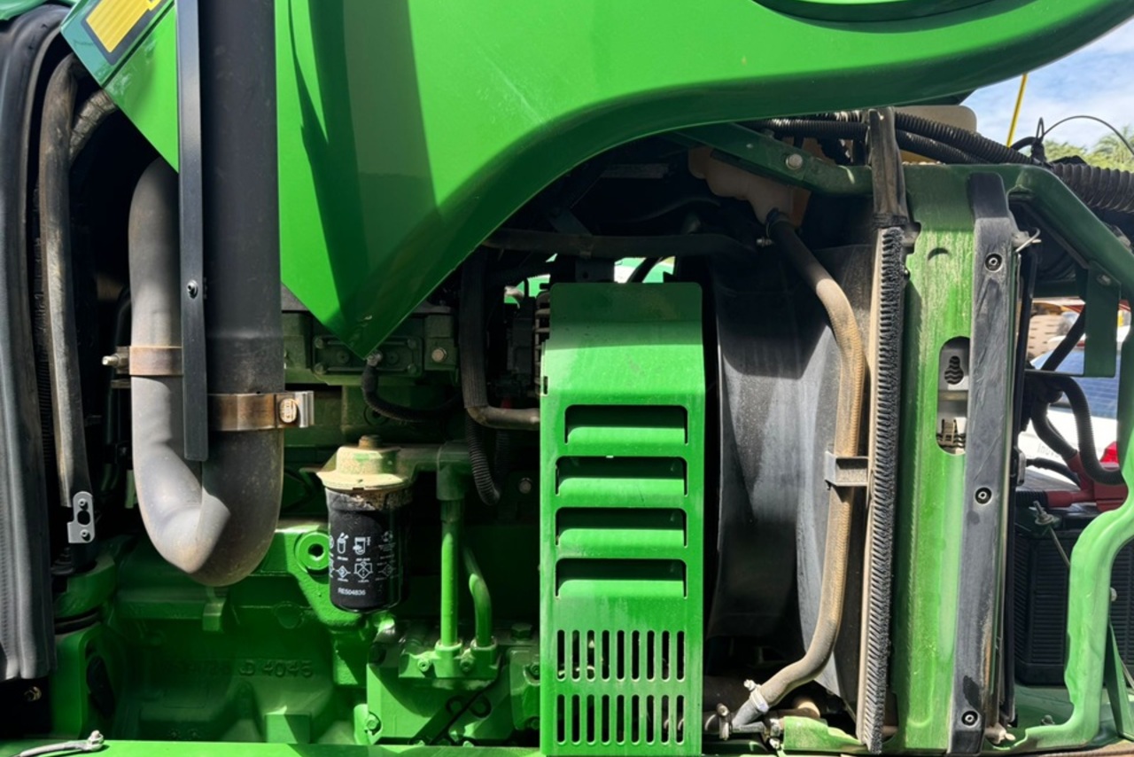 John Deere 6125J - 23/23 8