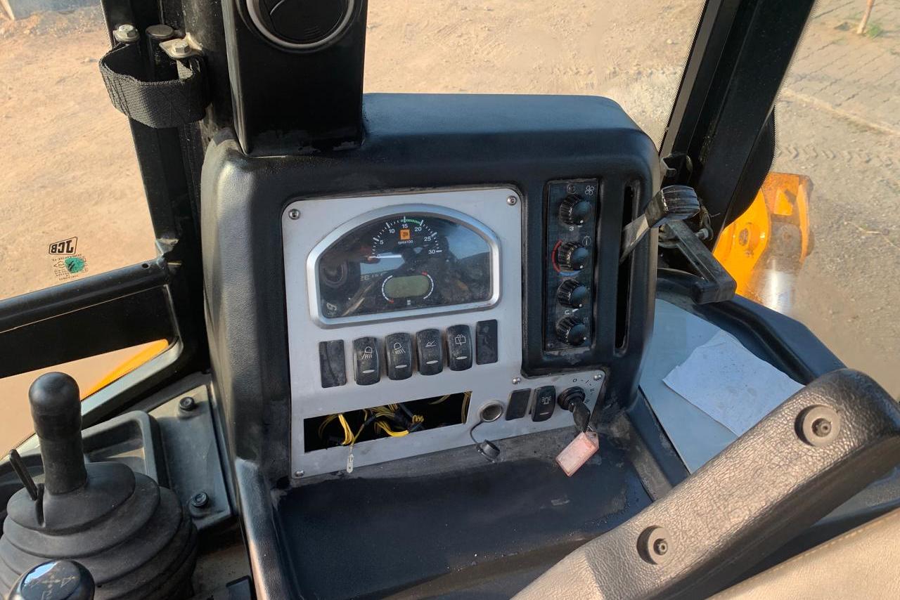 JCB 3CX - 19/19 8