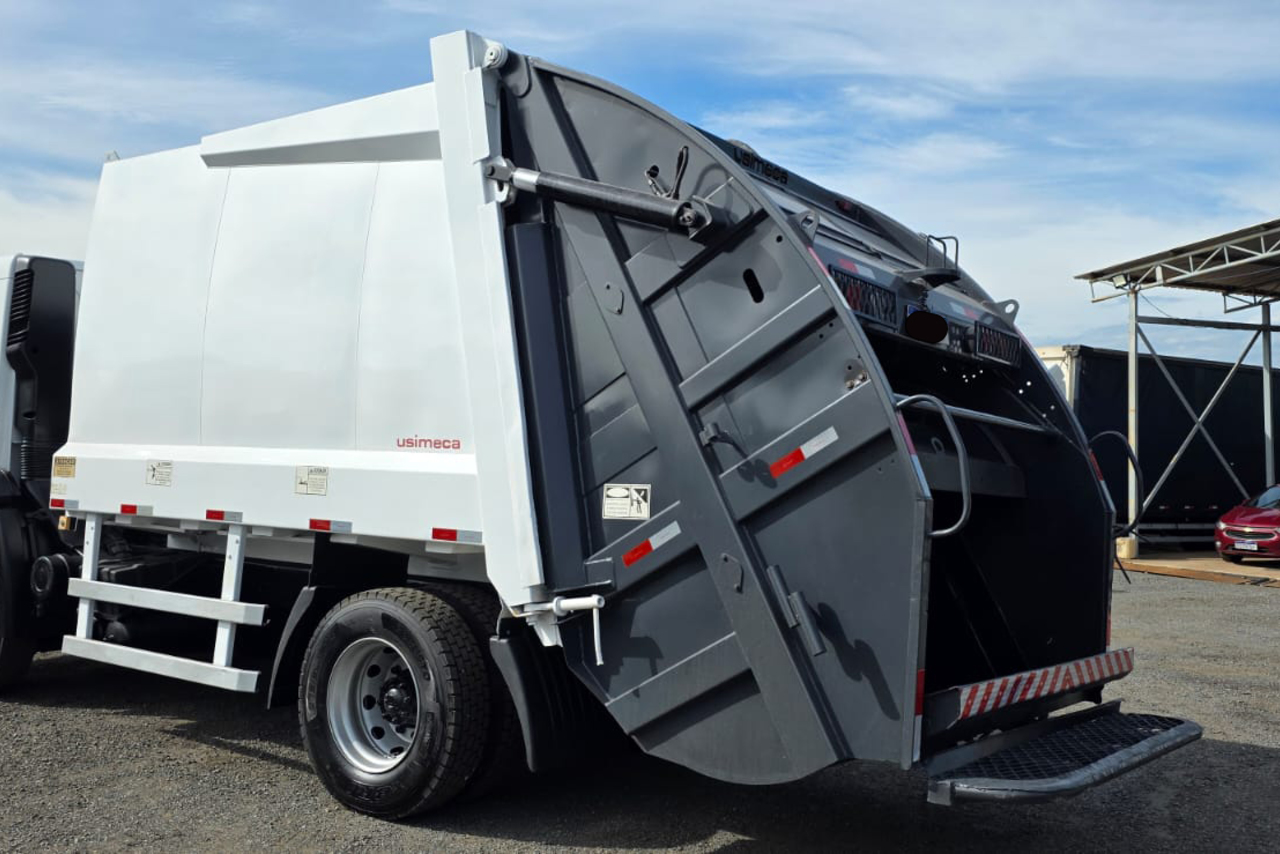 Volkswagen 17-230 E Constellation (DIESEL)(E5) - 22/23 9