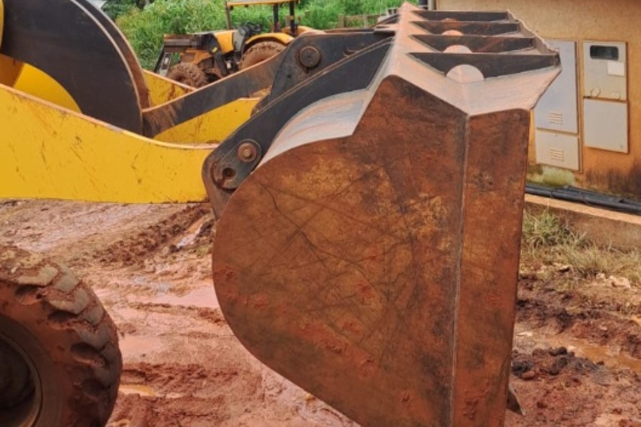 New Holland W130 - 20/20 6