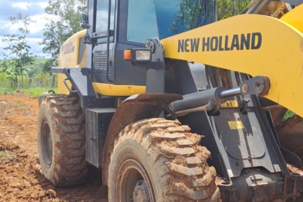 New Holland W130 - 20/20 8