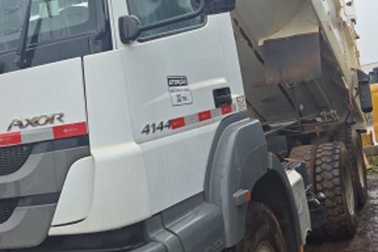 Mercedes Benz Axor 4144 - 20/20 8