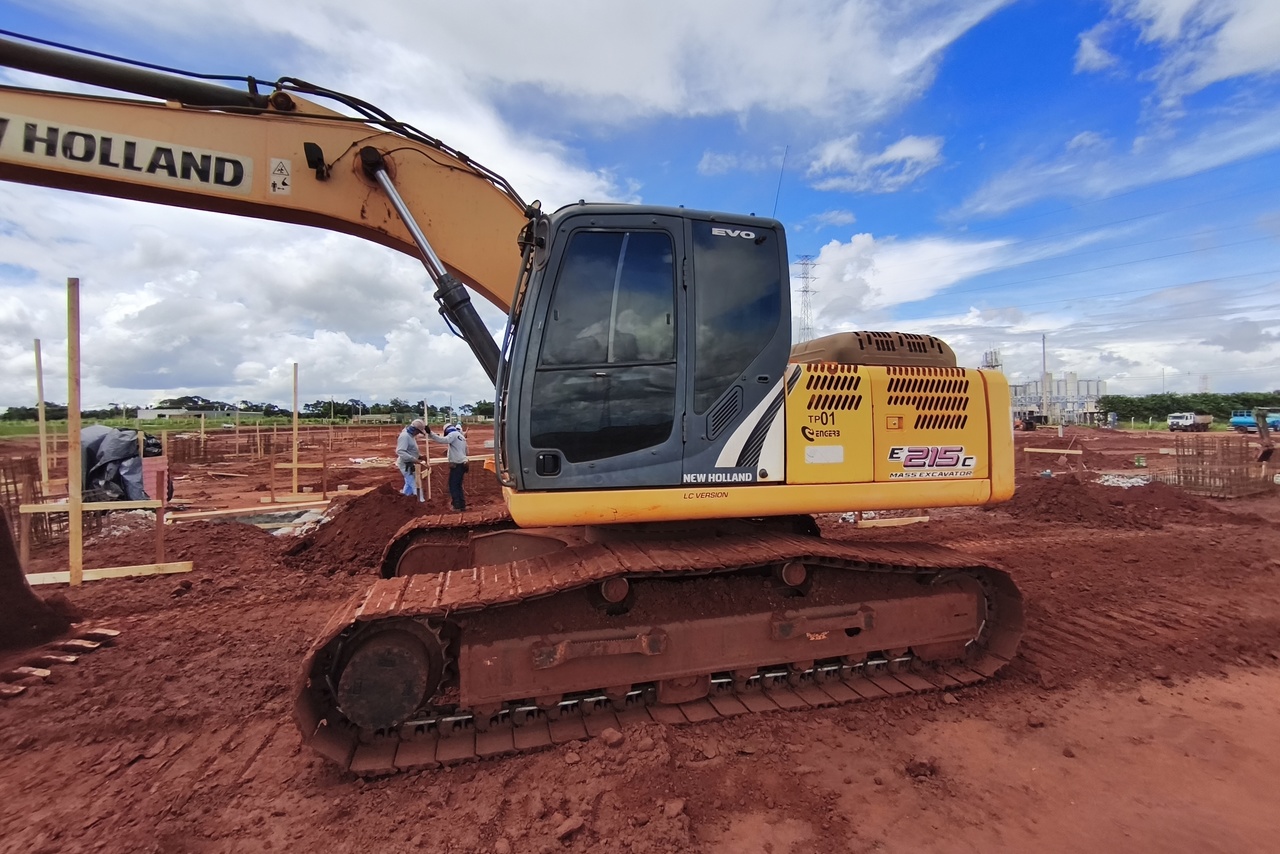 New Holland E215c - 20/17 3