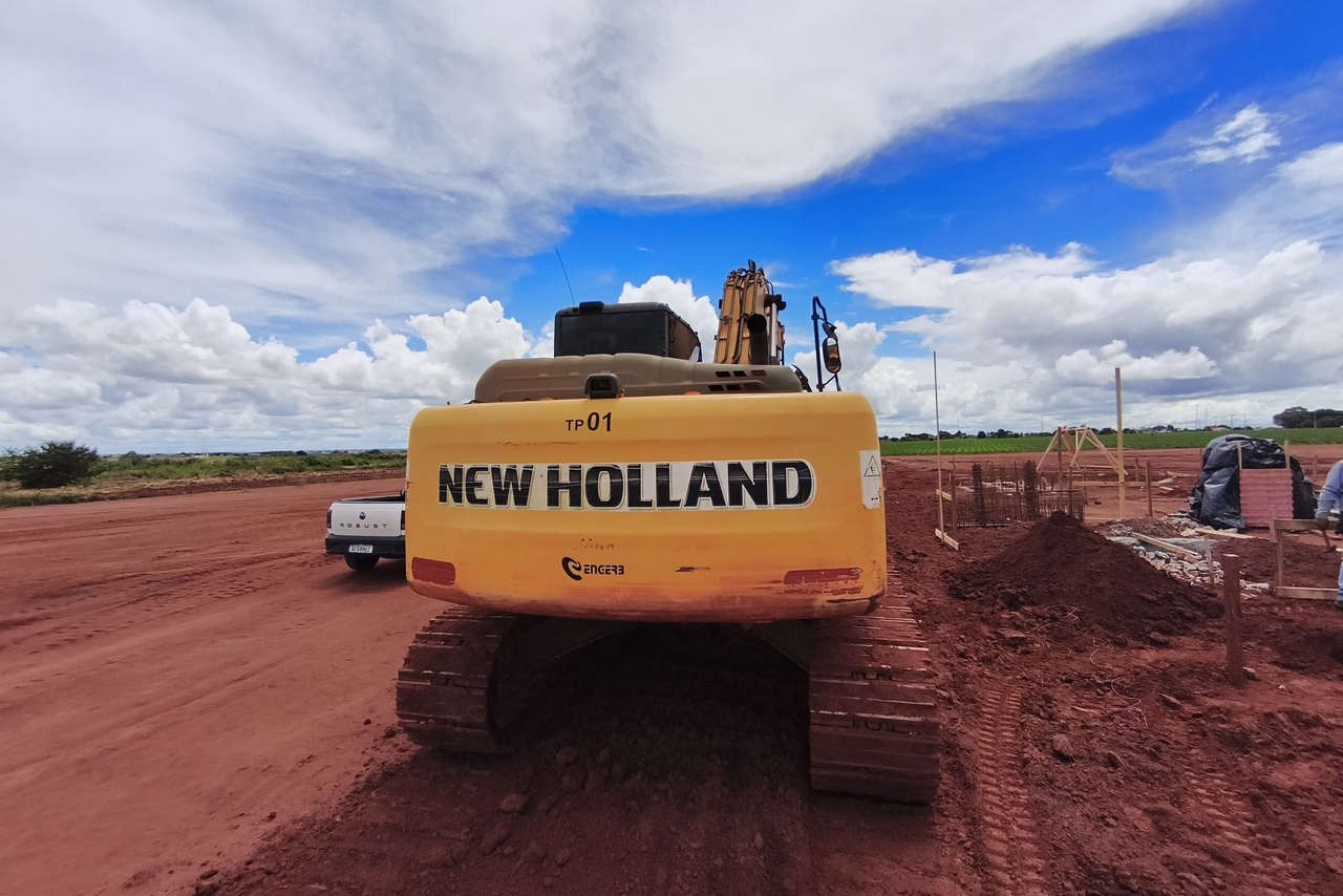 New Holland E215c - 20/17 4