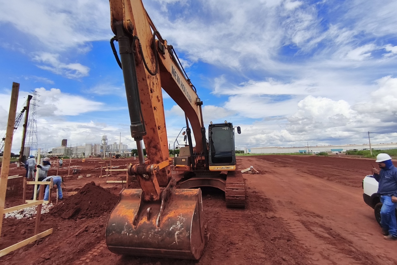 New Holland E215c - 20/17 5