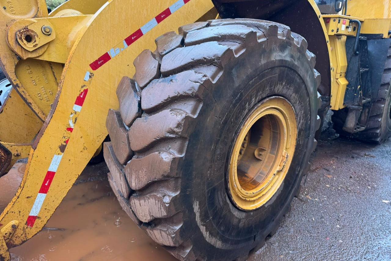 Caterpillar  966L - 21/21 2