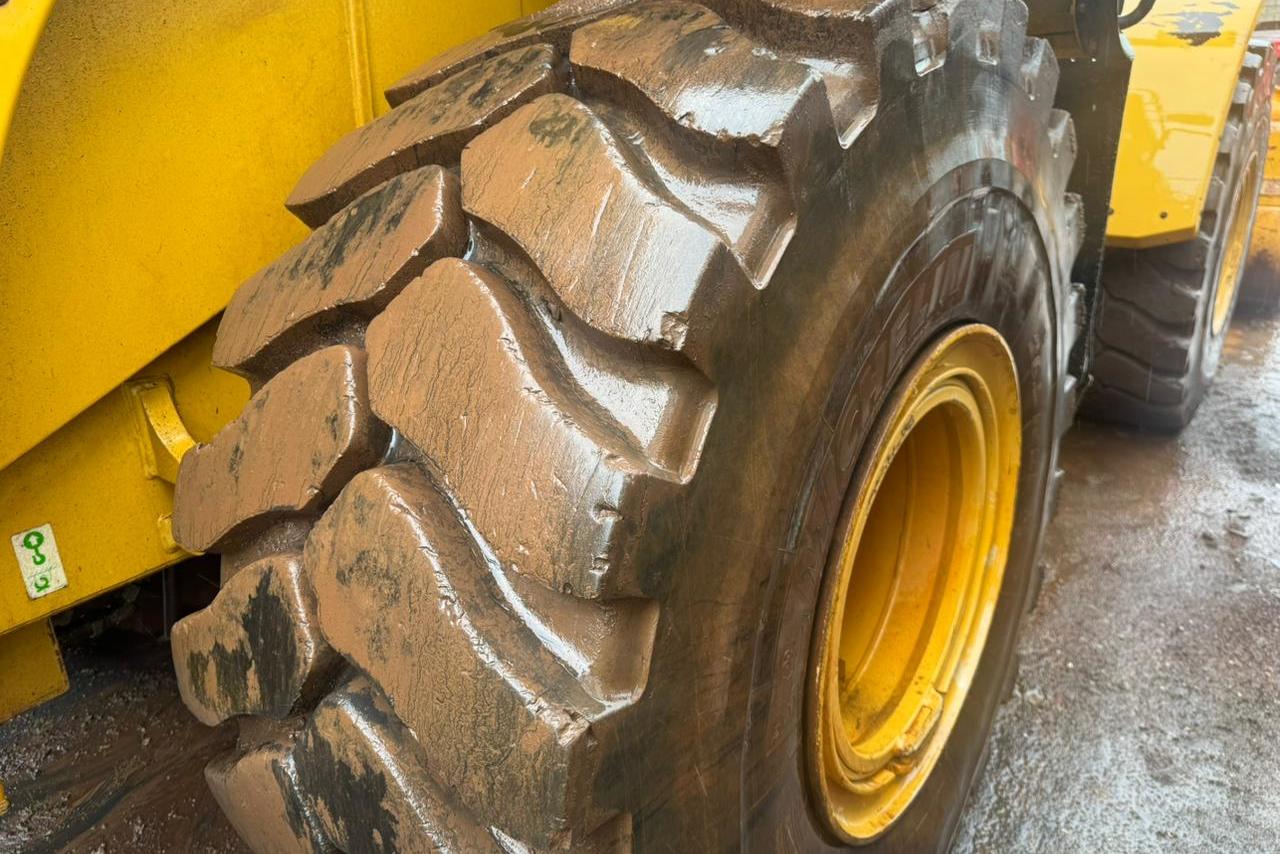 Caterpillar  966L - 21/21 4
