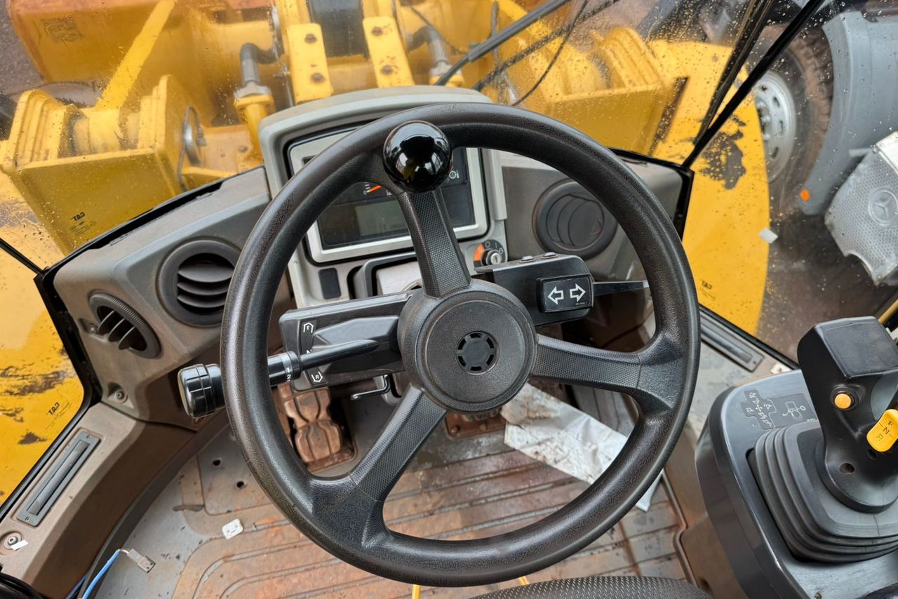 Caterpillar  966L - 21/21 8