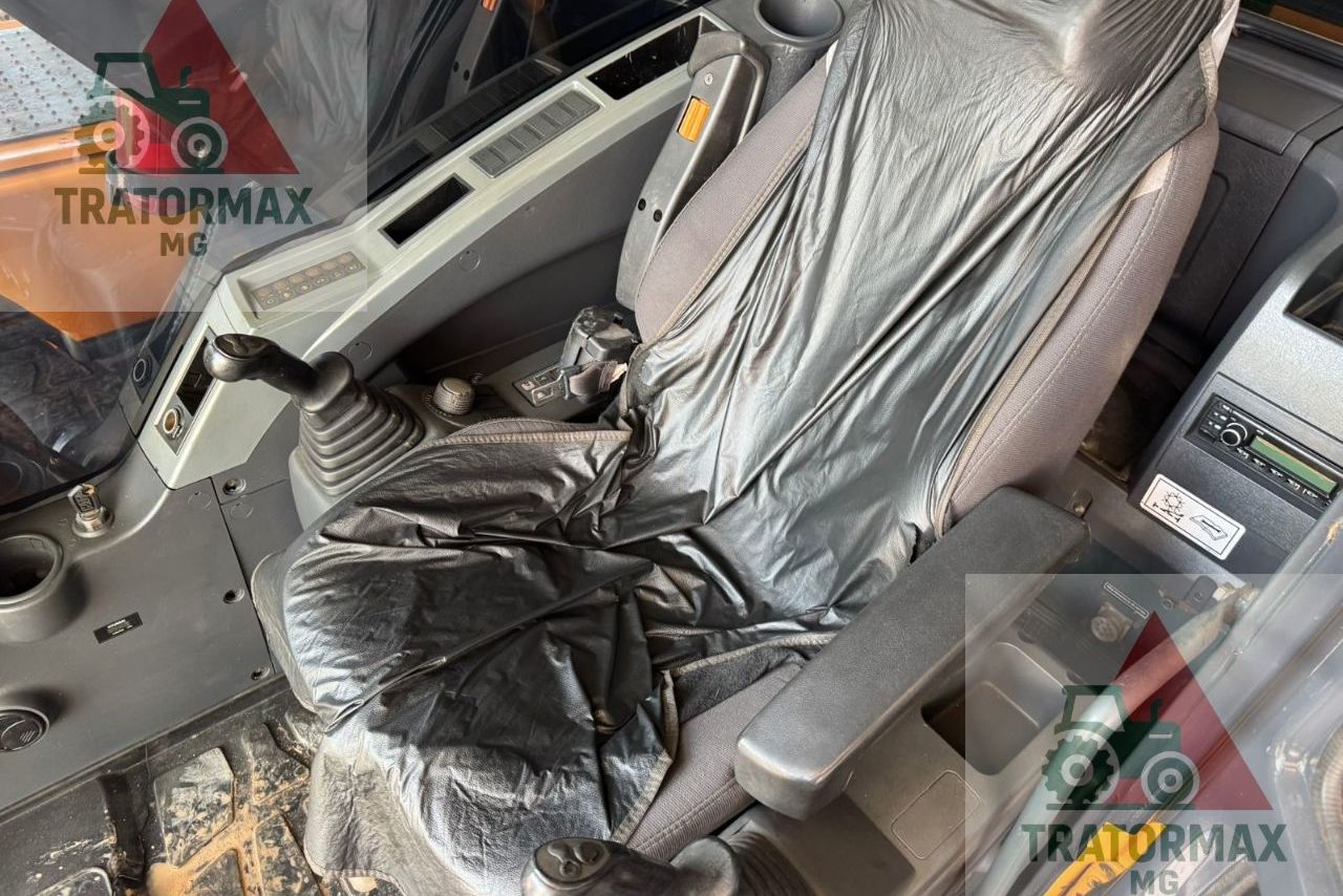 Hyundai R220 LC - 20/20 14