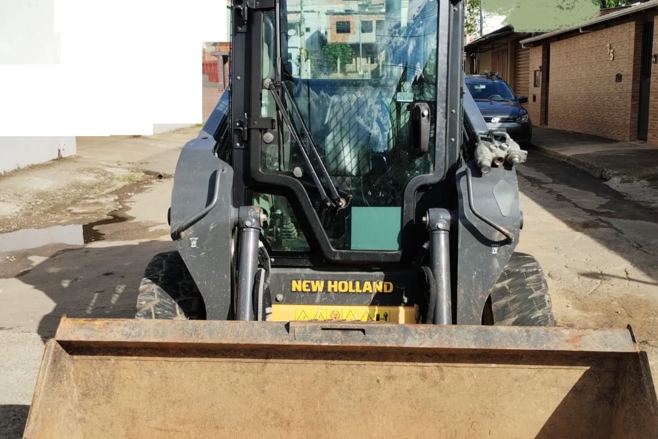 New Holland  L 318 - 21/21 2