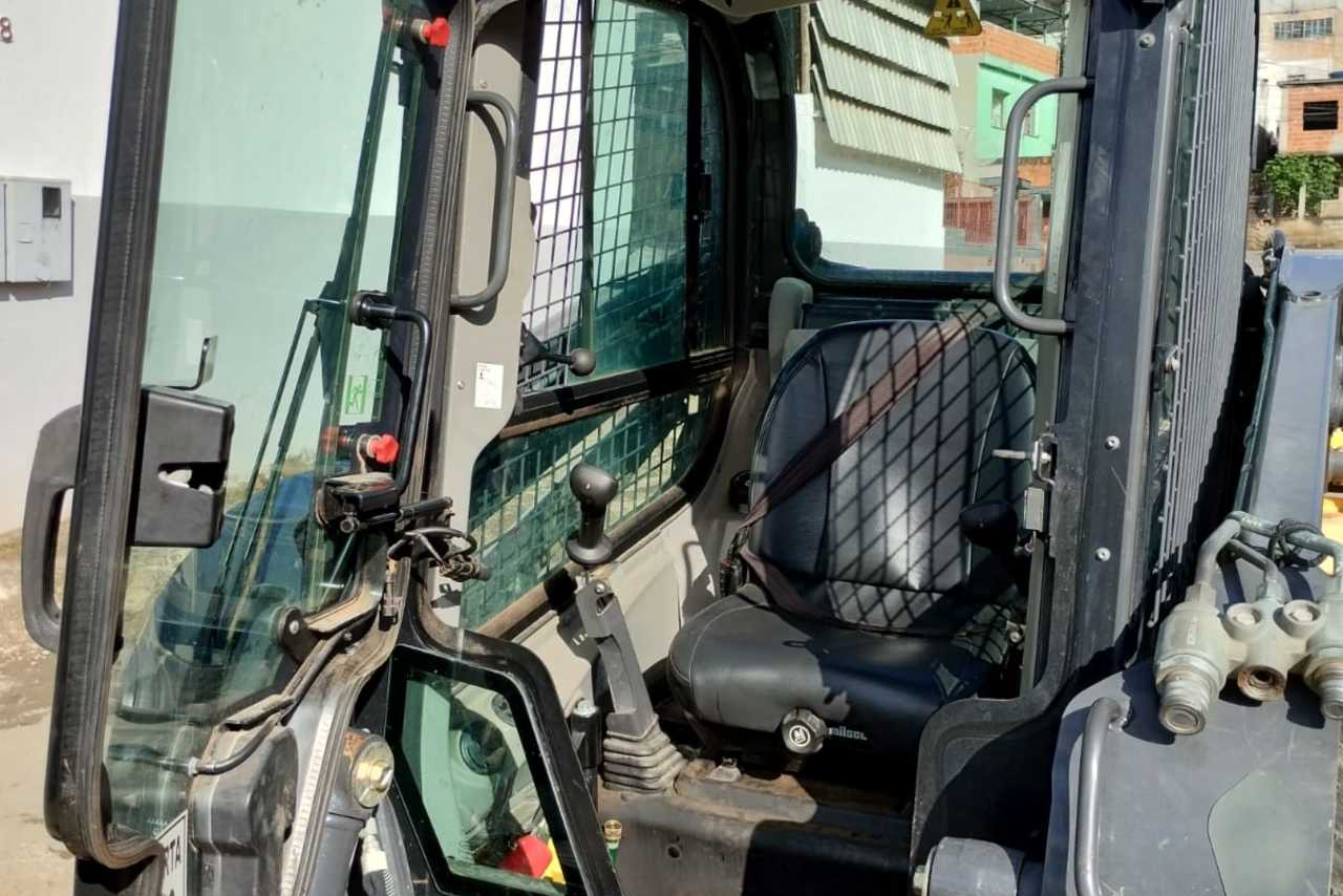 New Holland  L 318 - 21/21 5