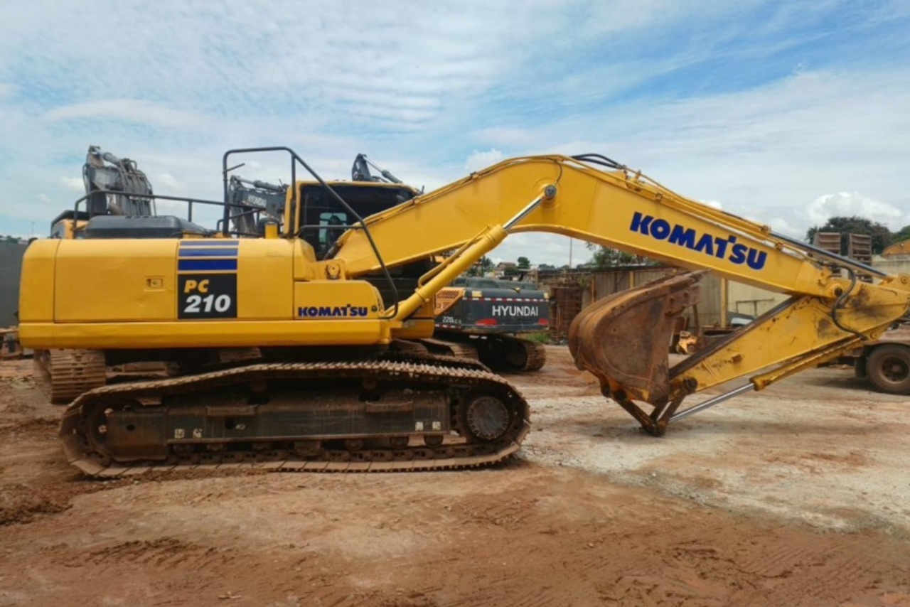 Komatsu PC210 - 21/21 2