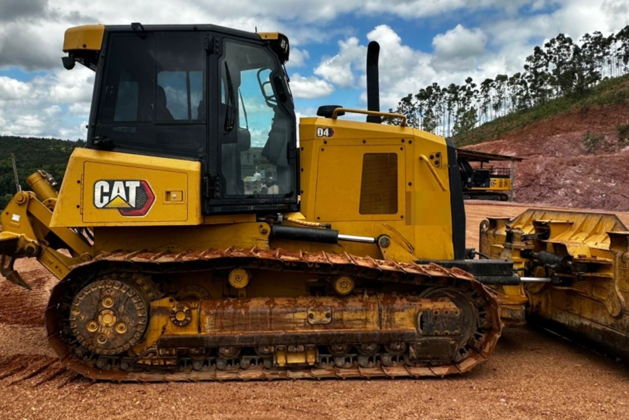 Caterpillar  D4 - 21/21 6