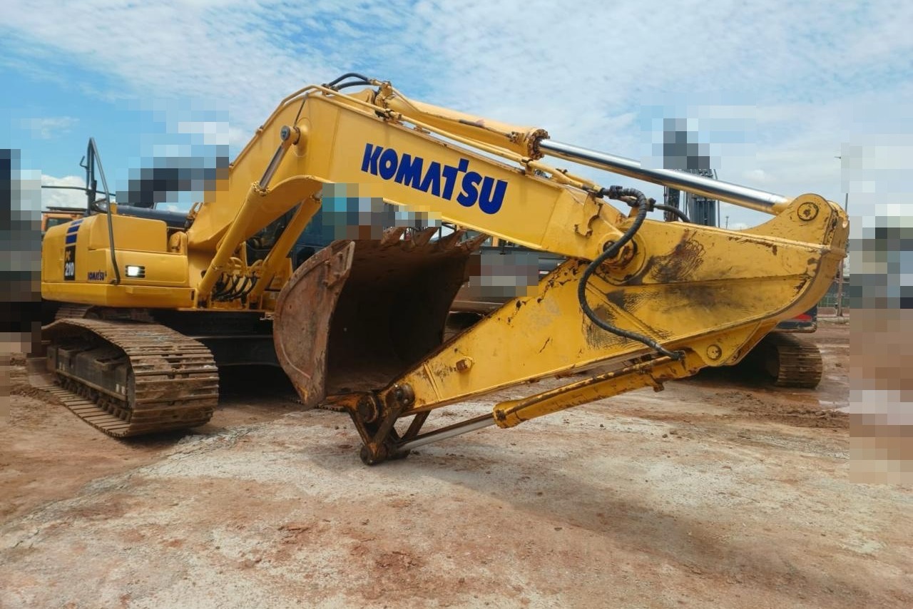 Komatsu PC210 - 21/21 5