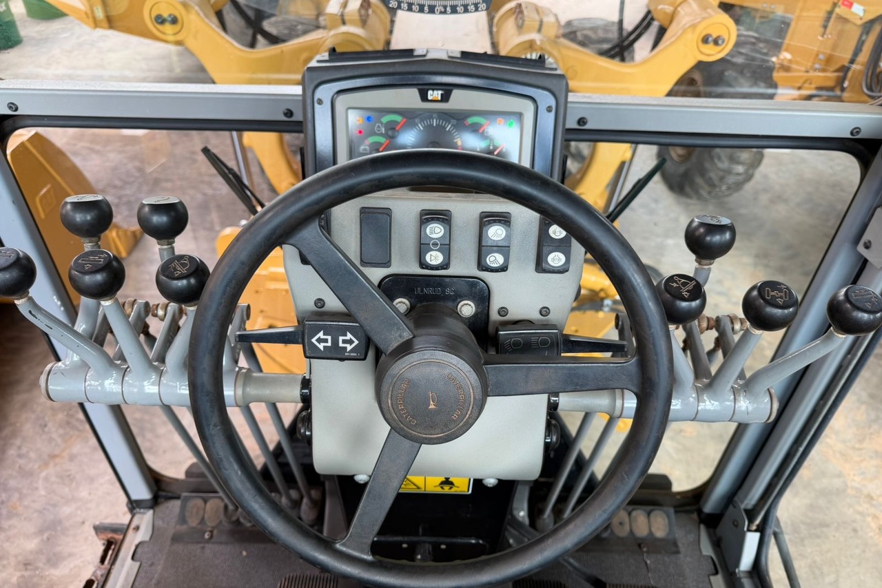 Caterpillar 140K -  13