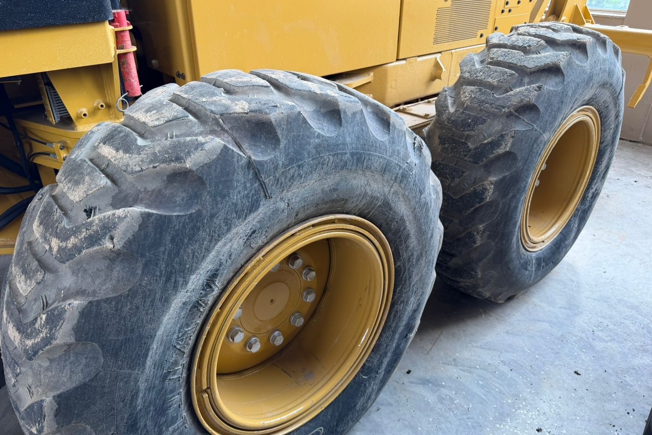 Caterpillar 140K -  17