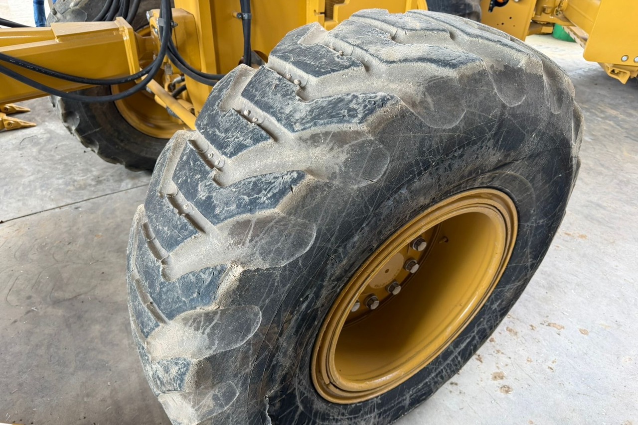 Caterpillar 140K -  18