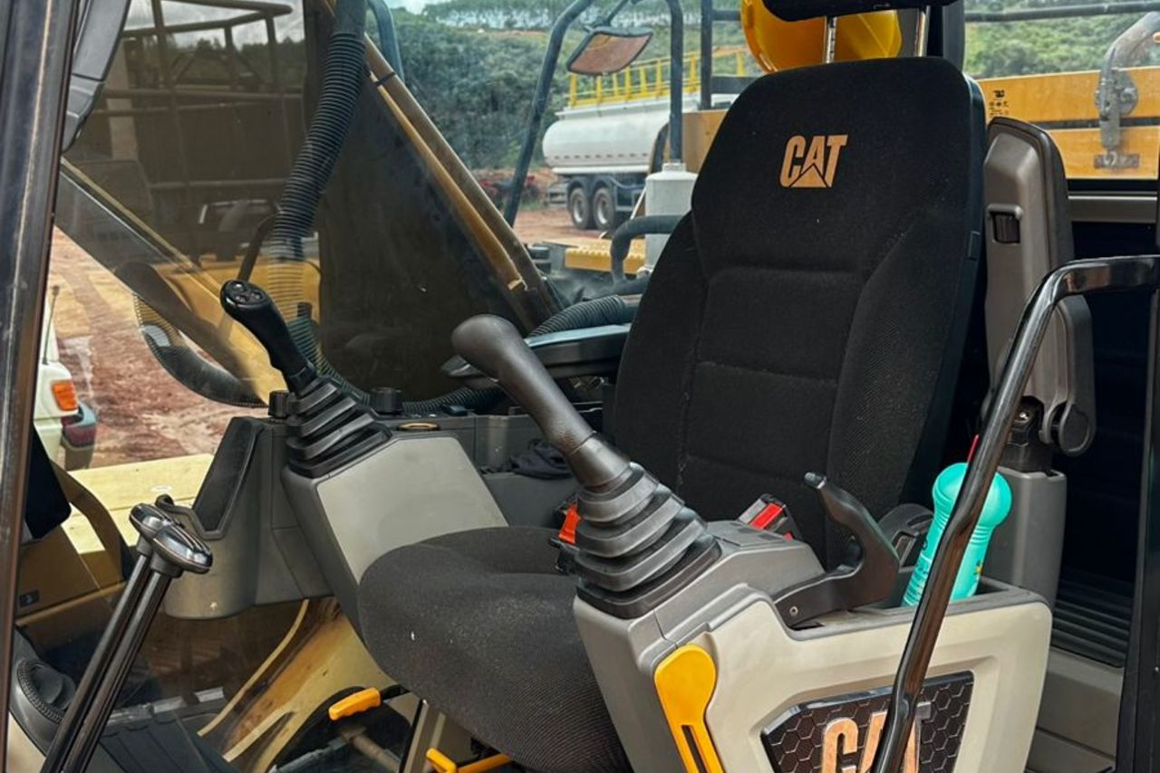 Caterpillar 320GC - 20/20 9