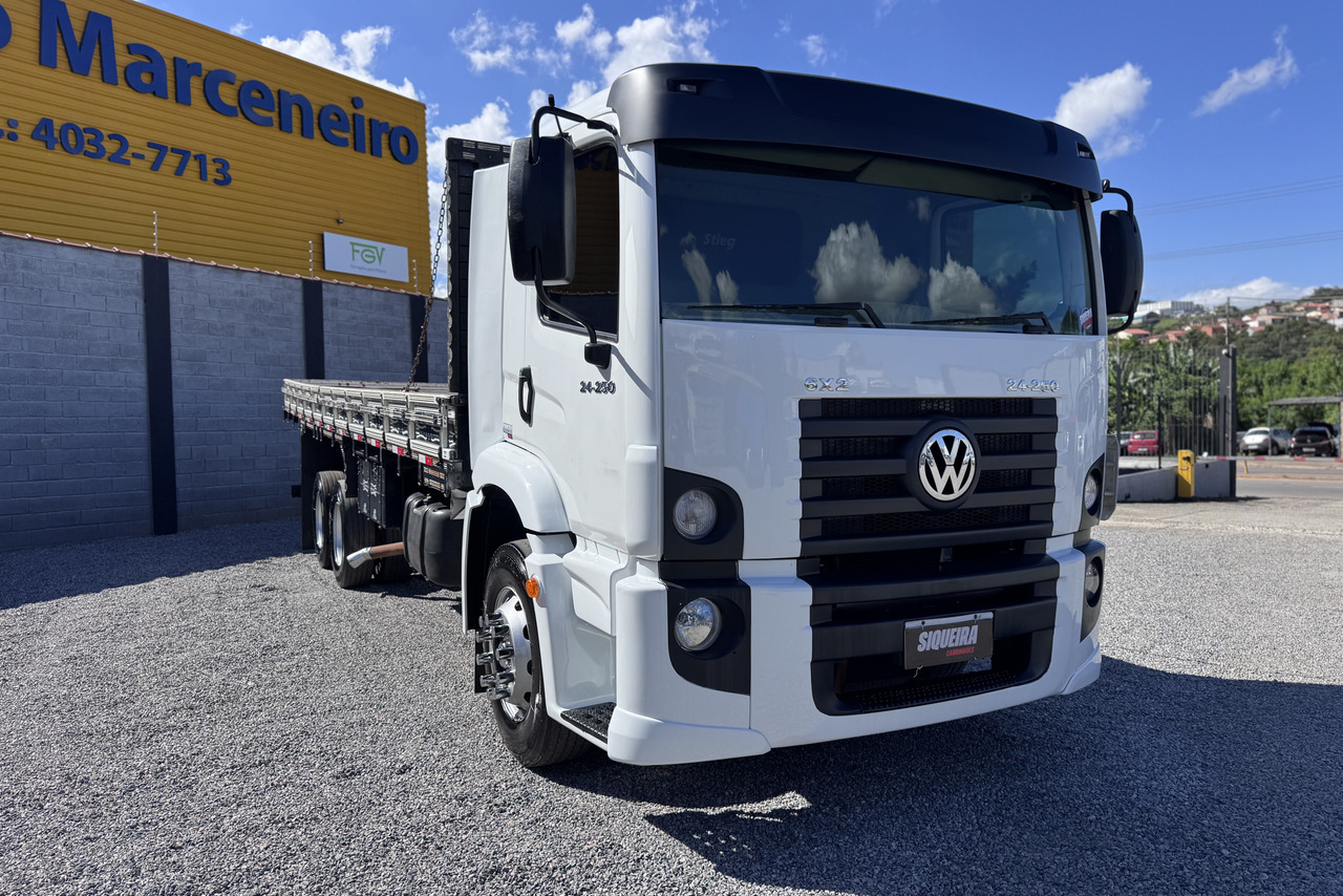 Volkswagen 24-250 E Constellation 3-Eixos - 10/10 2