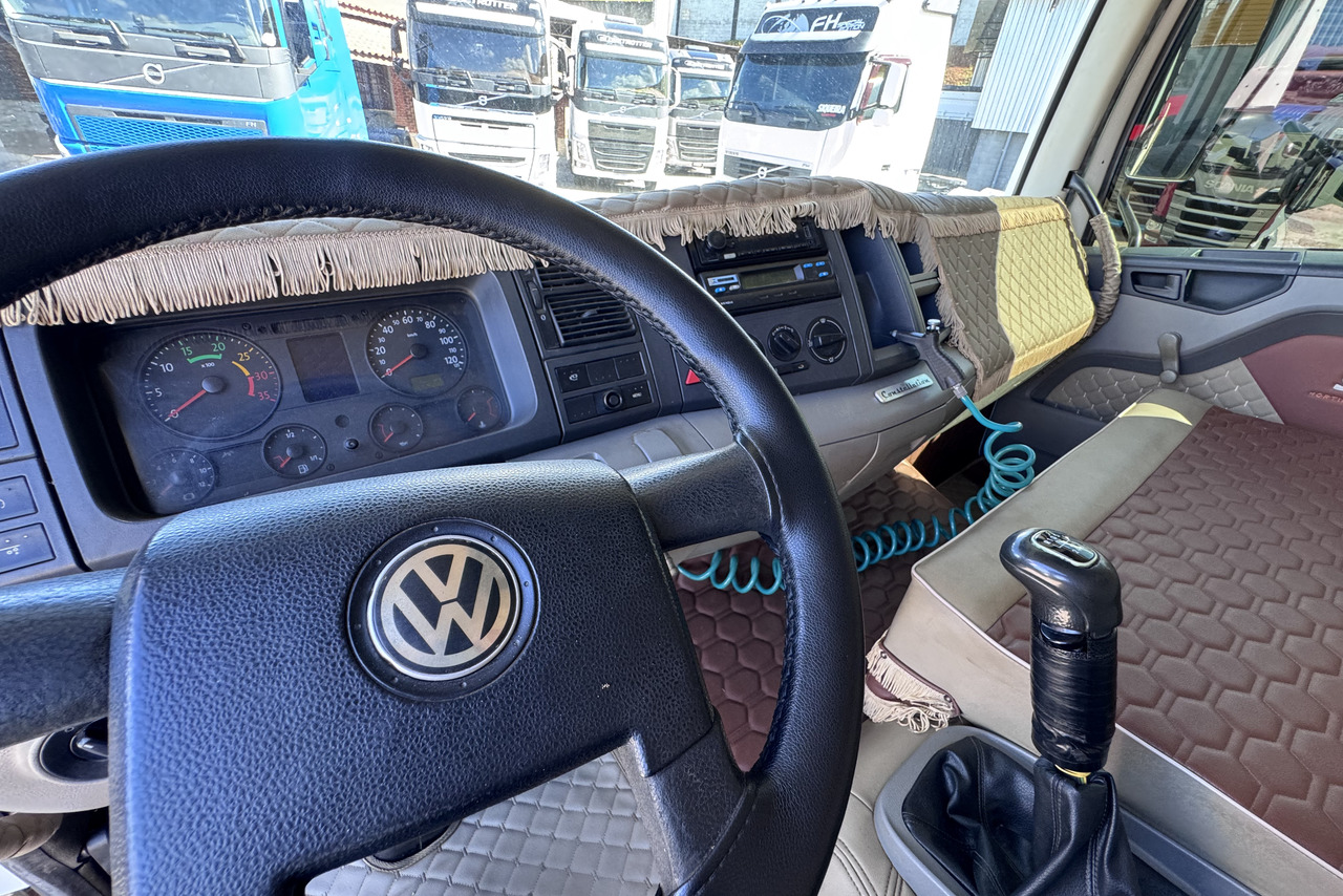 Volkswagen 24-250 E Constellation 3-Eixos - 10/10 10