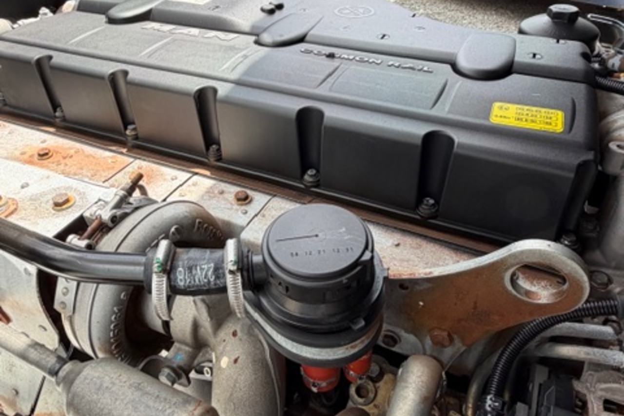 Volkswagen 24-280 E Constellation 6x2 - 22/23 9