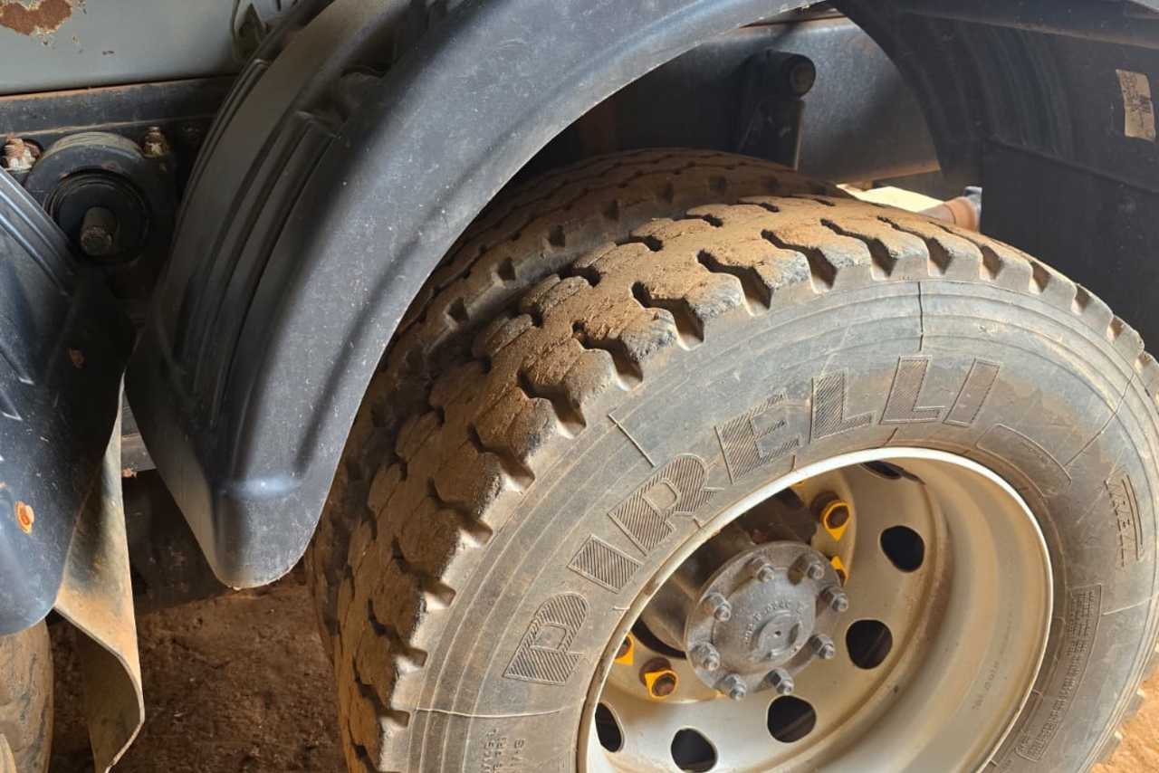 Volkswagen VW 27260 Constellation 6x4 - 24/25 11
