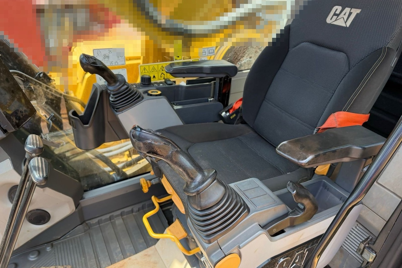 Caterpillar Outros - 23/23 12