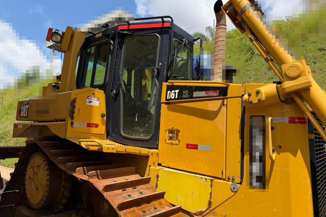 Caterpillar D6T XL -  7
