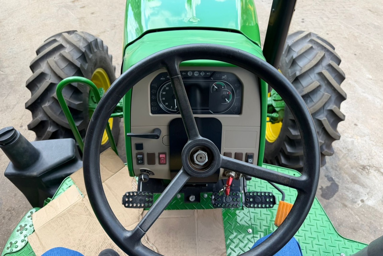 John Deere 6125J - 23/23 5