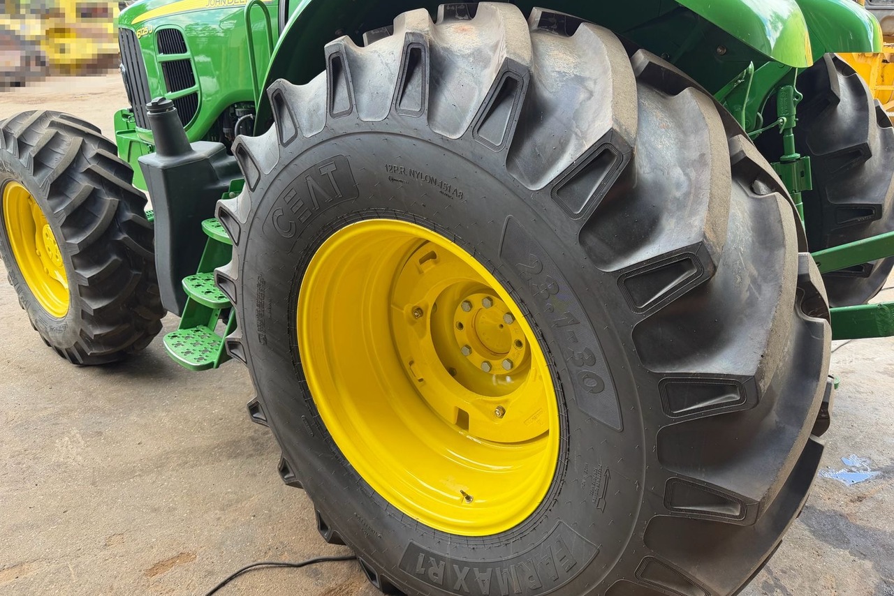 John Deere 6125J - 23/23 10