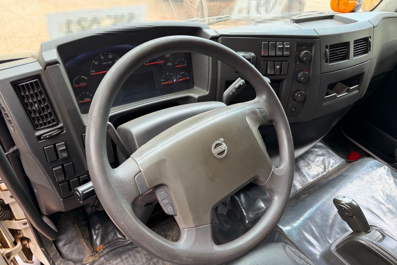 Volvo VM360 - 24/24 6