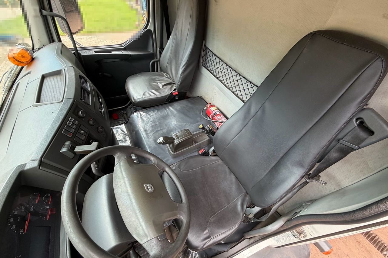Volvo VM360 - 24/24 10