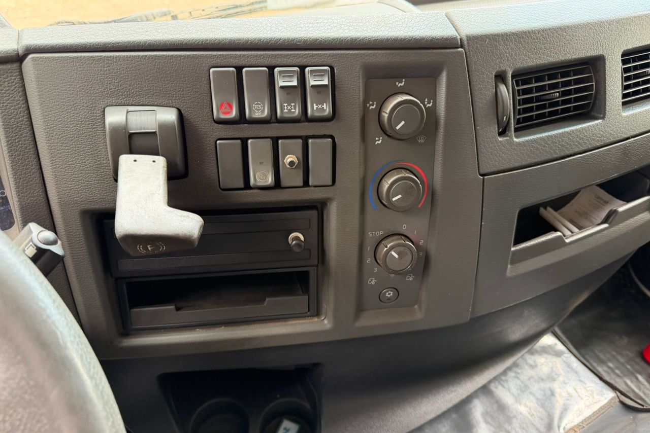 Volvo VM360 - 24/24 14
