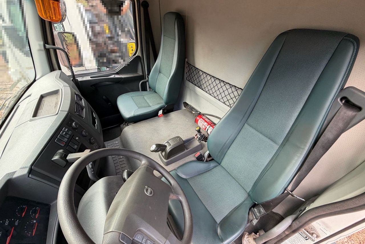 Volvo VM360 - 24/24 6