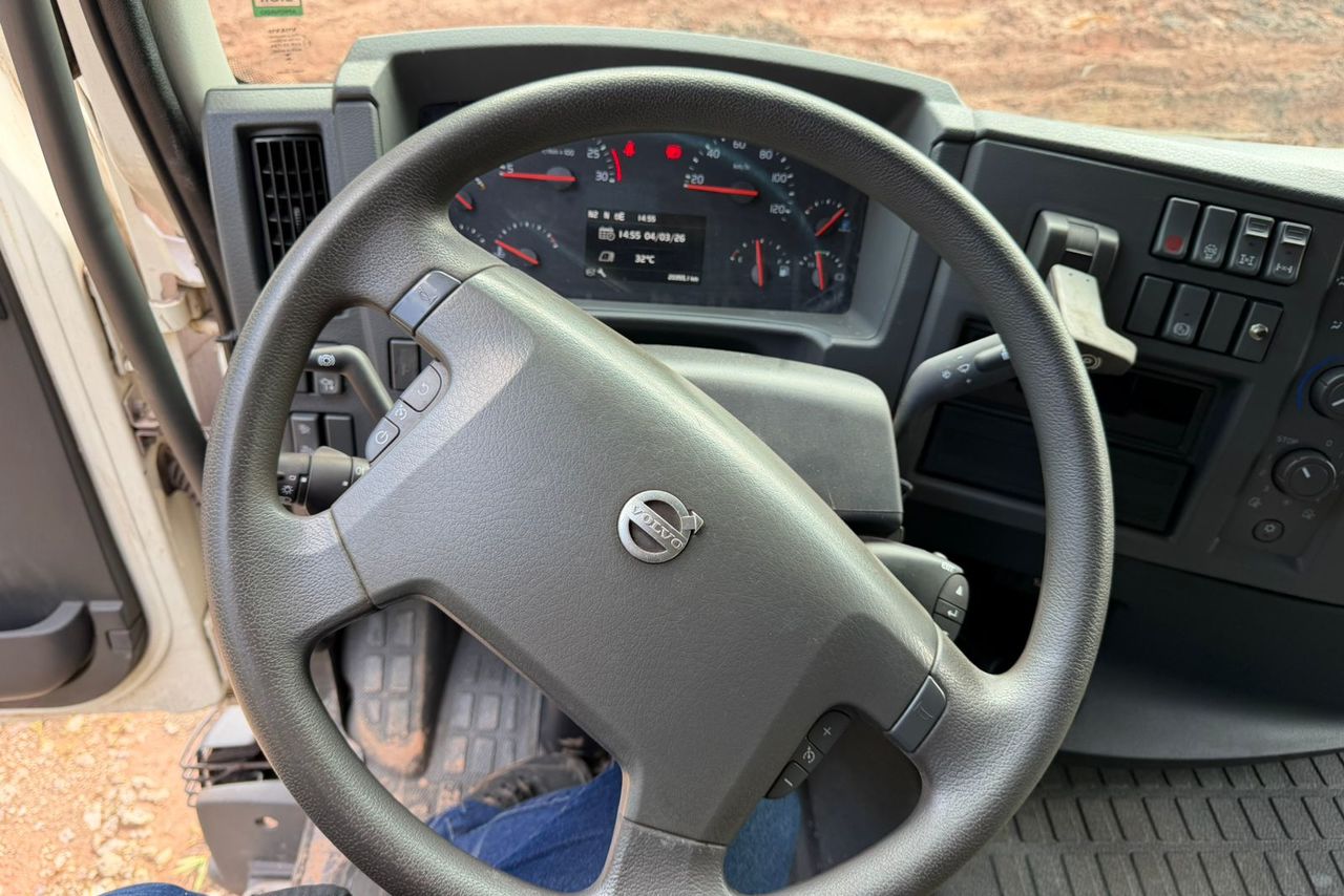 Volvo VM360 - 24/24 10