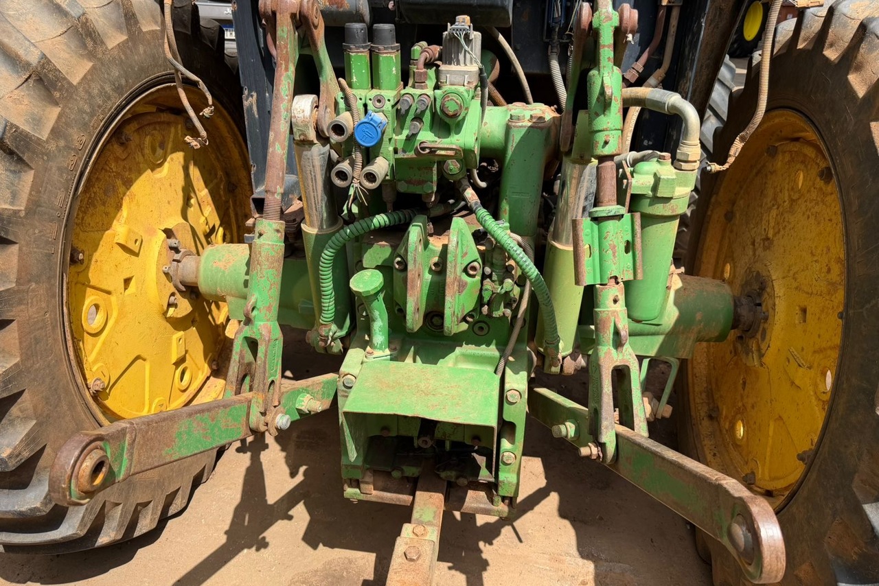 John Deere 6125J -  3