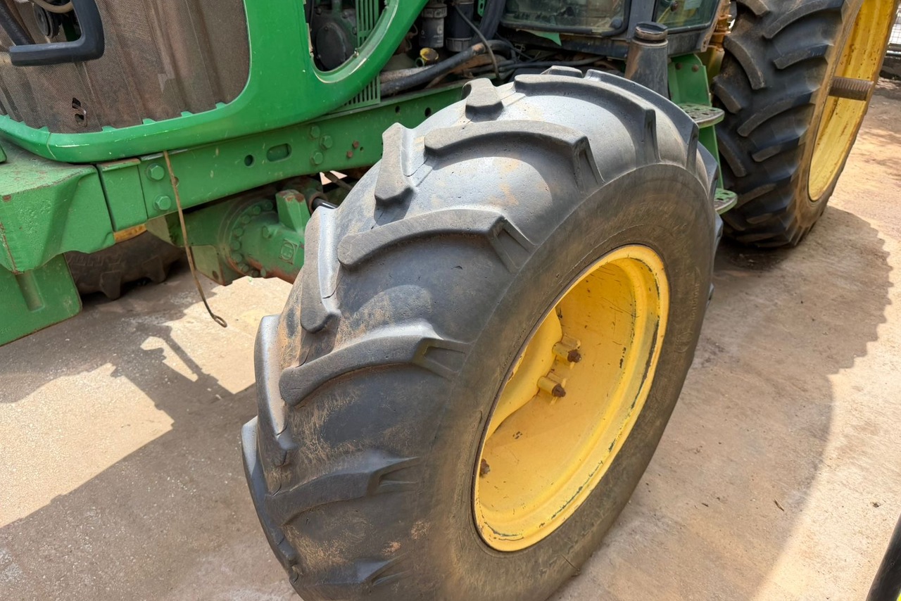 John Deere 6125J -  4