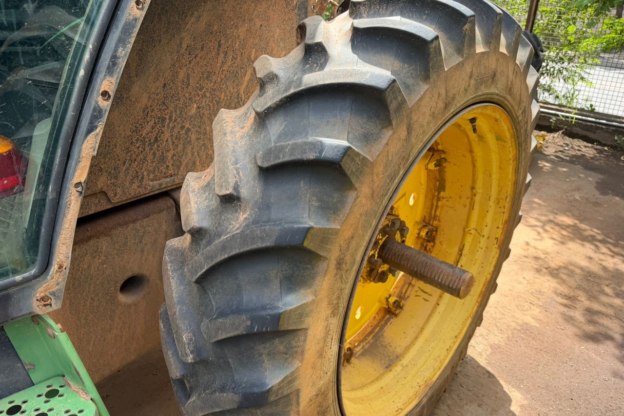 John Deere 6125J -  5
